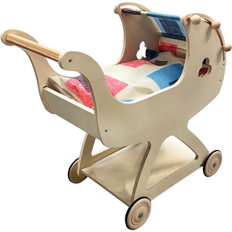 Image de  Landau en bois pour poupée 